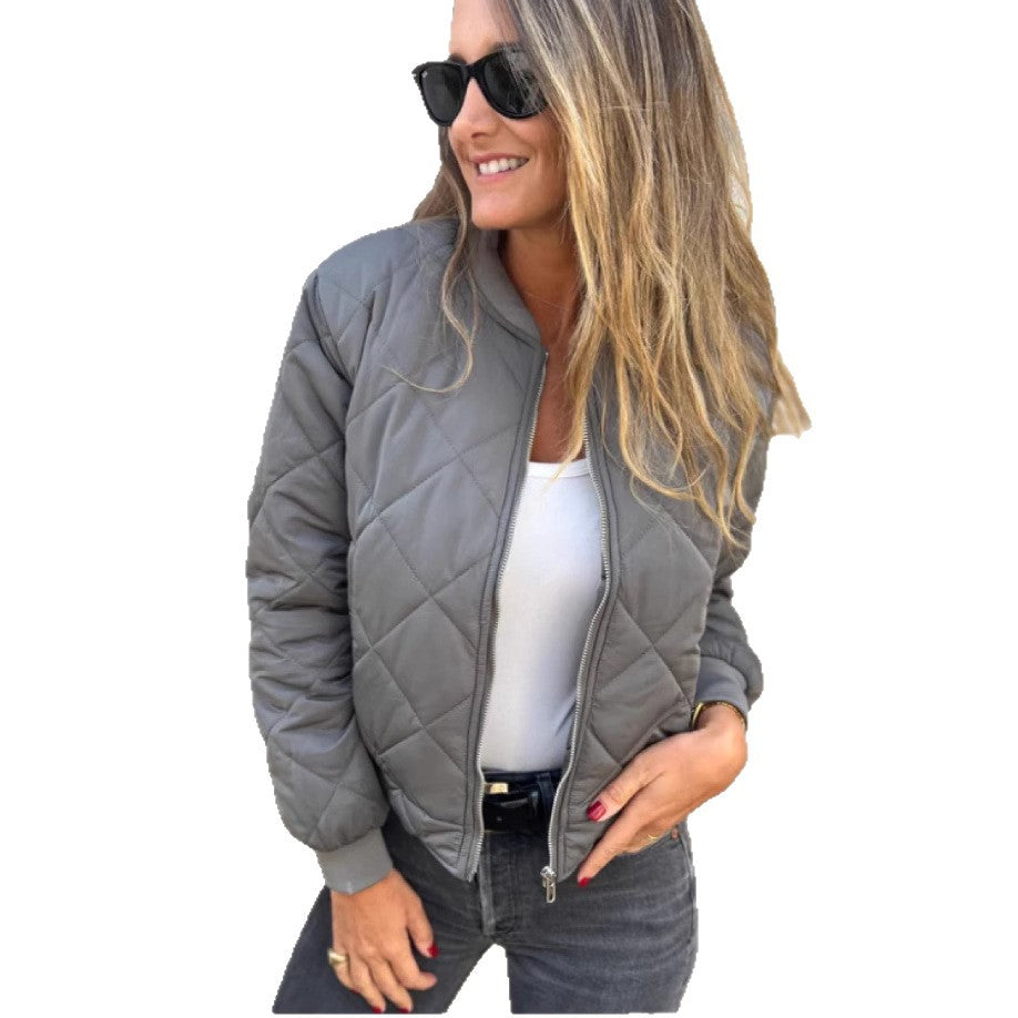 Veste bomber matelassée pour femmes dans une coupe décontractée avec une coupe confortable Levoire