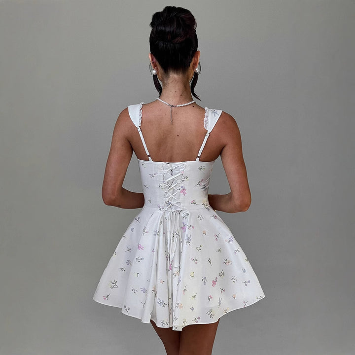 Robe mini élégante pour femmes avec haut ajusté et jupe ludique Levoire