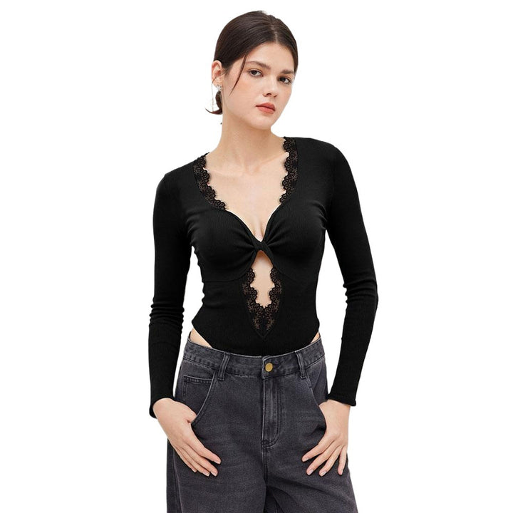 Bodysuit pour femmes avec décolleté en V profond et délicate application en dentelle Levoire