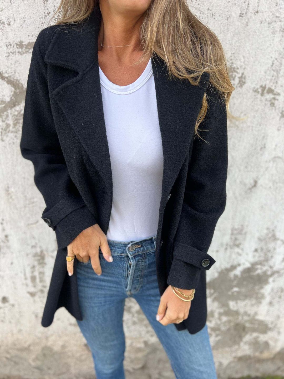 Veste bouclée élégante pour femmes avec double boutonnage Levoire