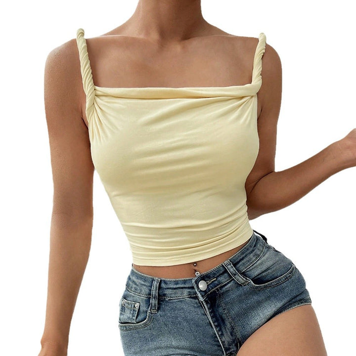 Top ajusté féminin avec drapés à la mode et design épaules nues Levoire