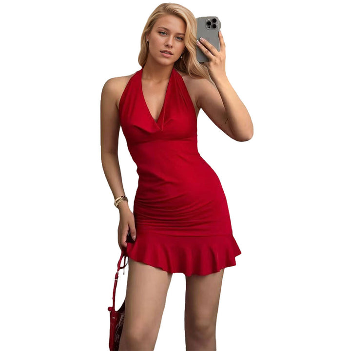 Robe mini ajustée pour femmes avec détail volanté et élégant décolleté en V Levoire