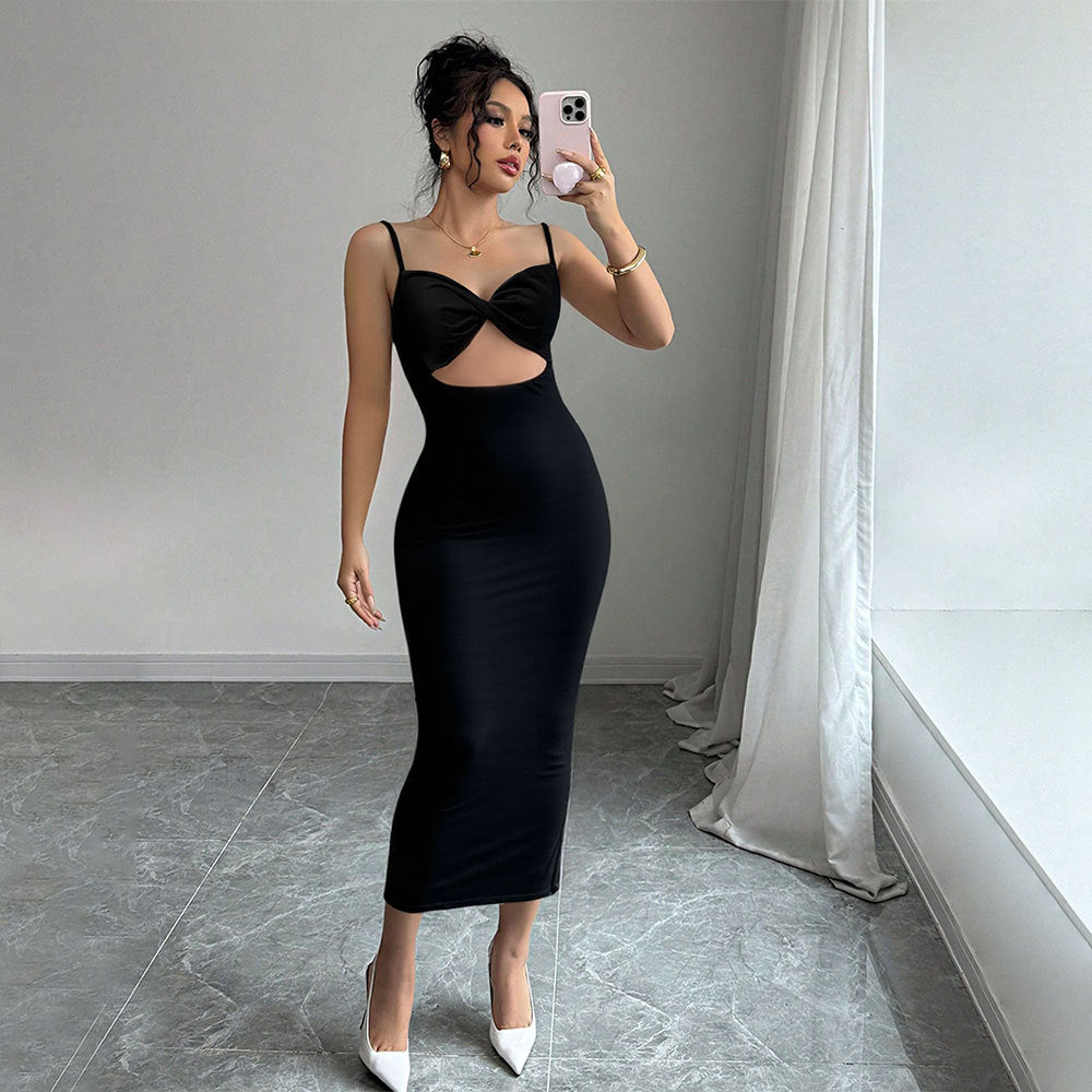 Robe midi ajustée pour femmes avec décolleté élégant et fines bretelles spaghetti Levoire