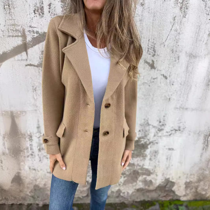 Veste bouclée élégante pour femmes avec double boutonnage Levoire