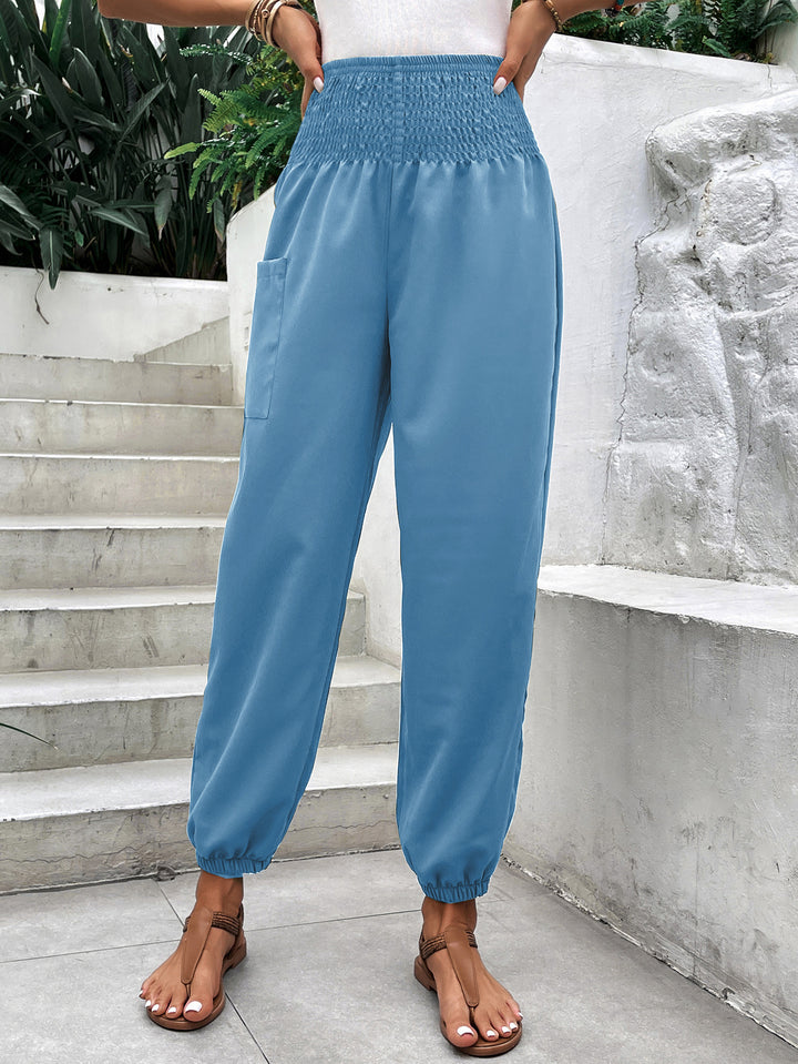 Pantalons de loisirs légers pour femmes avec une taille élastique et des poches latérales pratiques Levoire