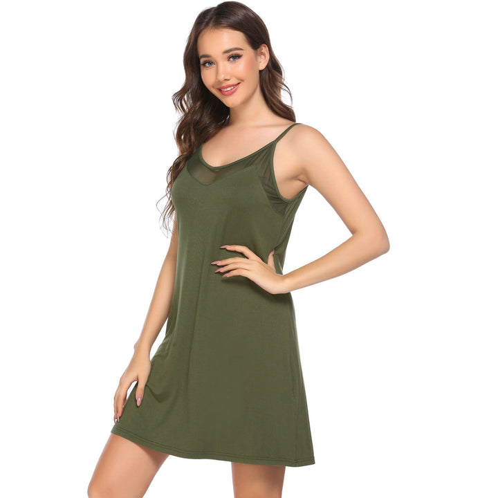 Levoire | Robe de nuit à bretelles spaghetti en soie Vert foncé militaire