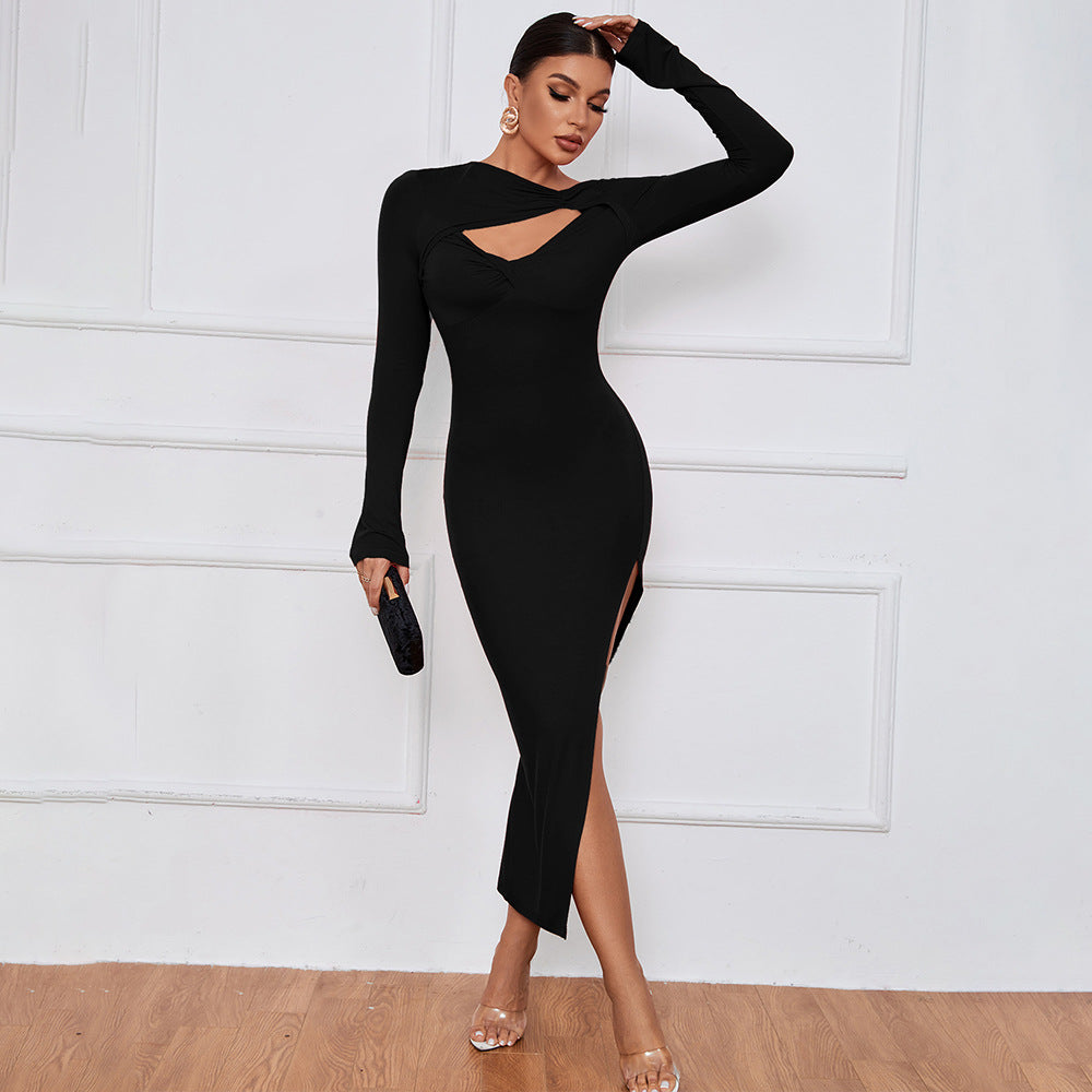 Robe élégante à manches longues pour femmes avec une découpe stylée et une fente haute Levoire