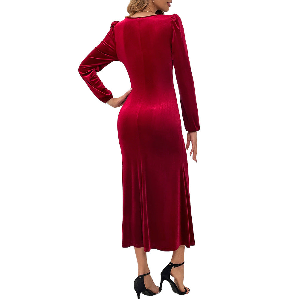 Robe midi en velours élégante pour femmes avec manches longues et décolleté en forme de cœur Levoire
