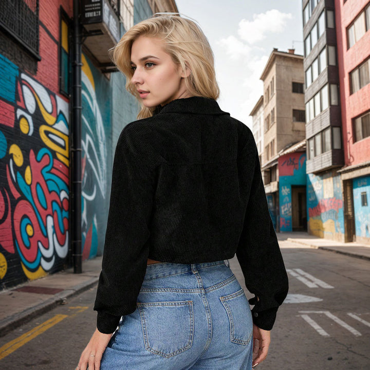 Veste en velours côtelé courte pour femmes avec des détails à la mode et des poches pratiques Levoire