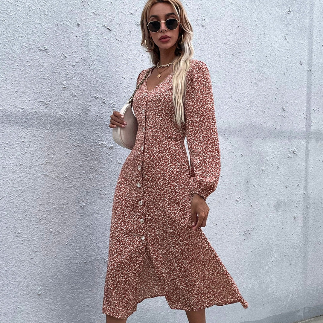 Robe midi pour femmes avec imprimé floral et design élégant de boutons Levoire