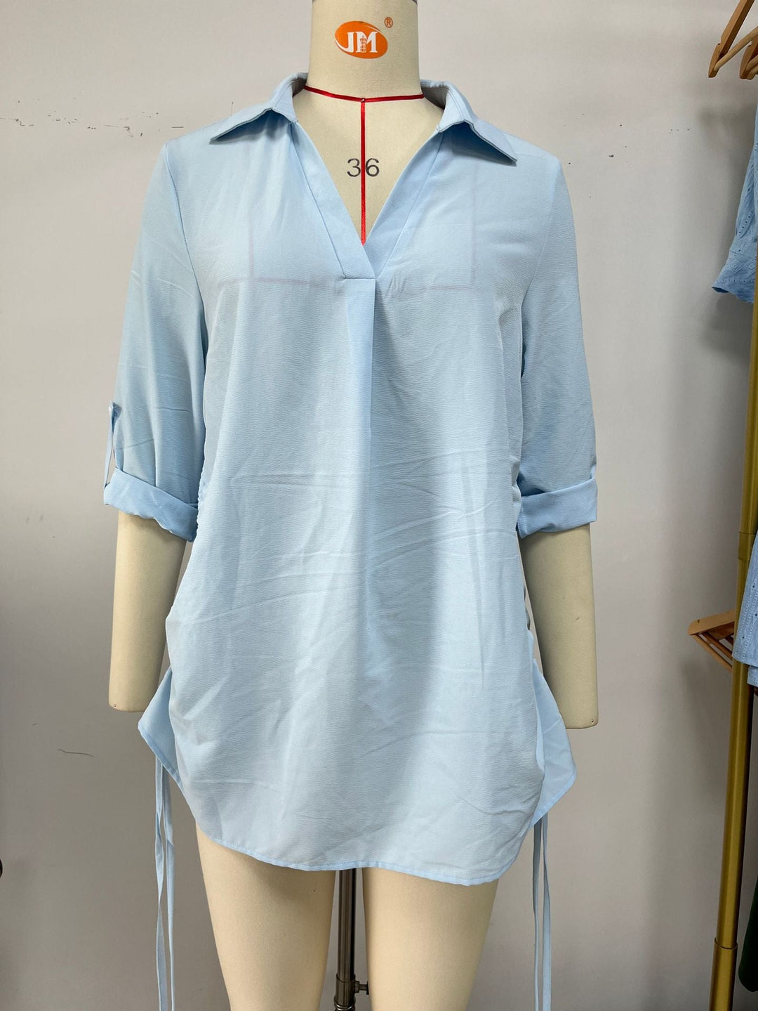 Levoire | Chemise légère à bretelles avec un chiffon décontracté à demi-manches Photographie physique