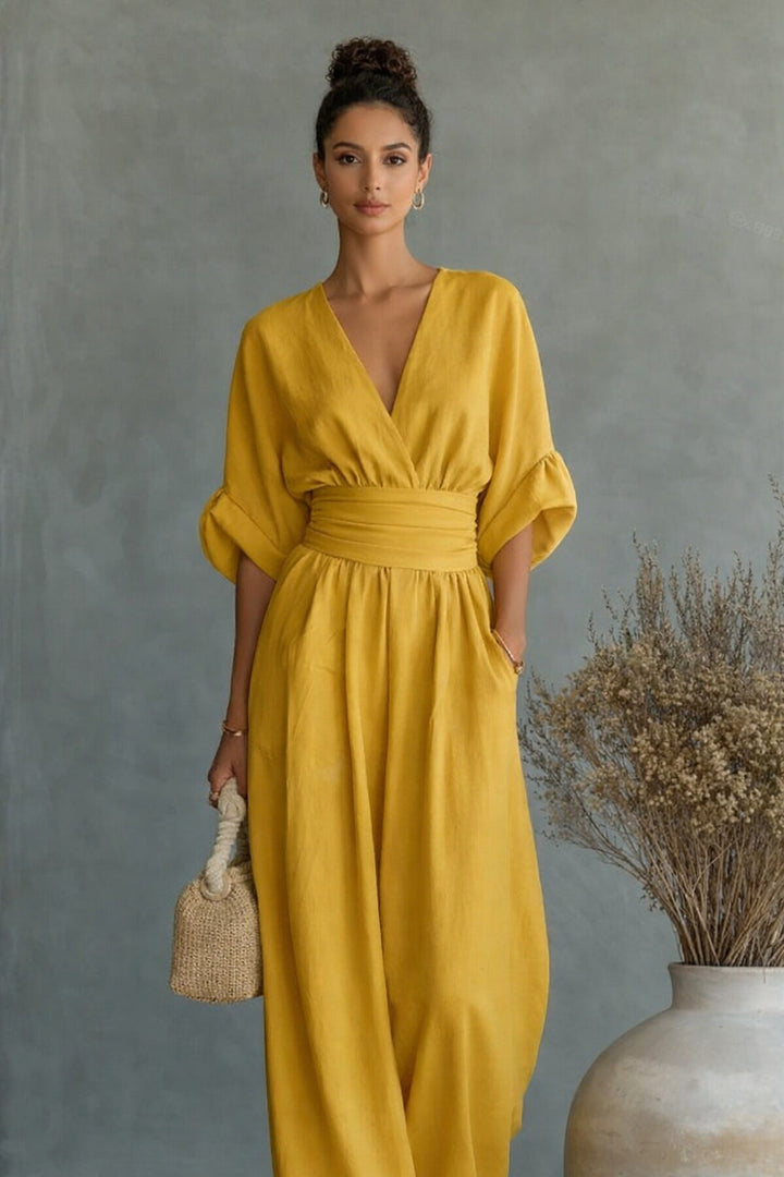 Robe salopette pour femme avec des drapés élégants et un décolleté en V Avriane
