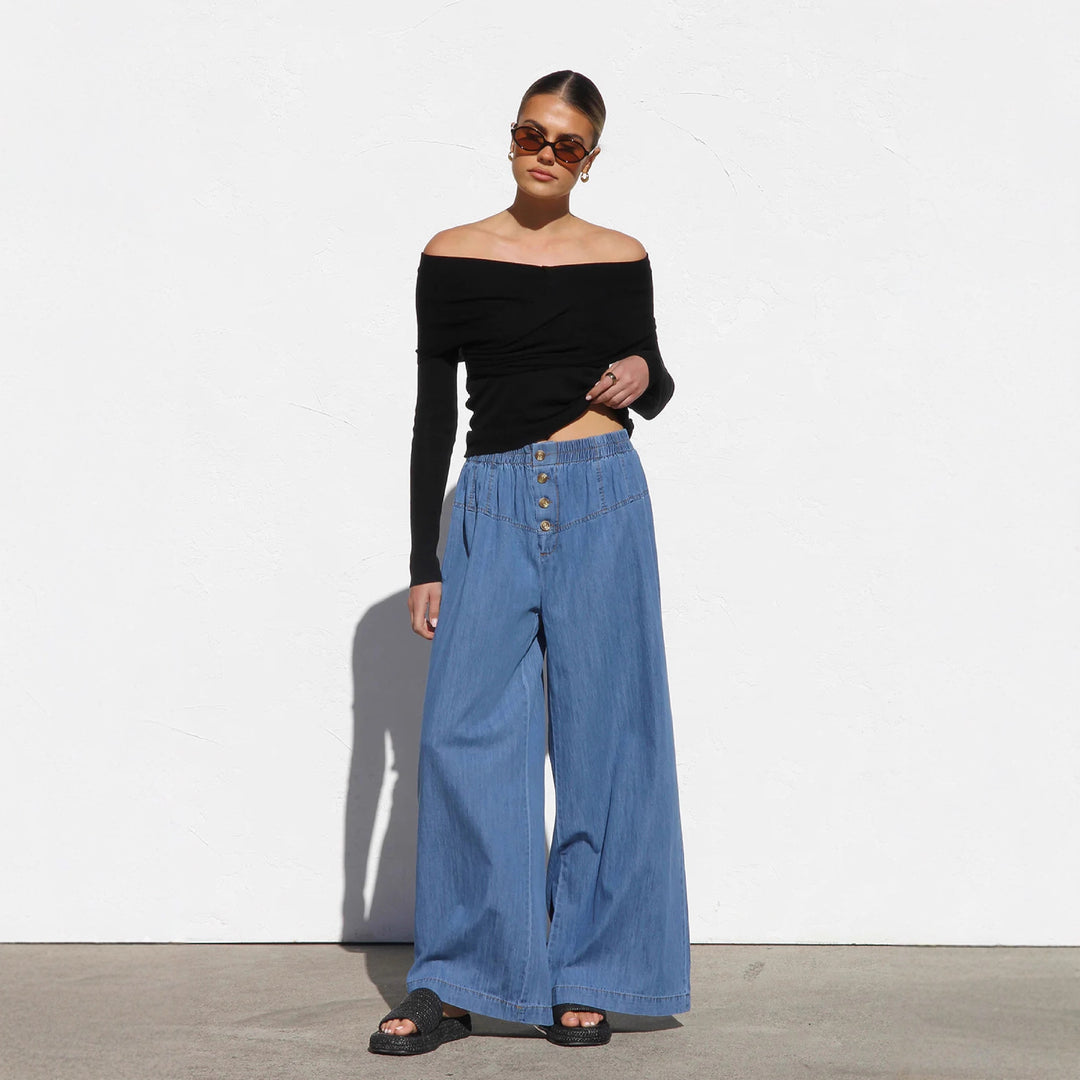 Pantalon en denim large pour femmes avec taille élastique et détails de boutons Levoire