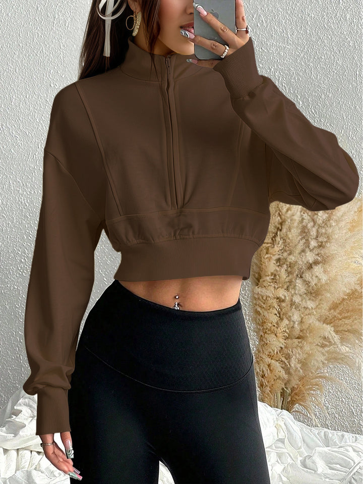 Sweat à col haut zippé pour femmes, cropped et en matériau doux Levoire