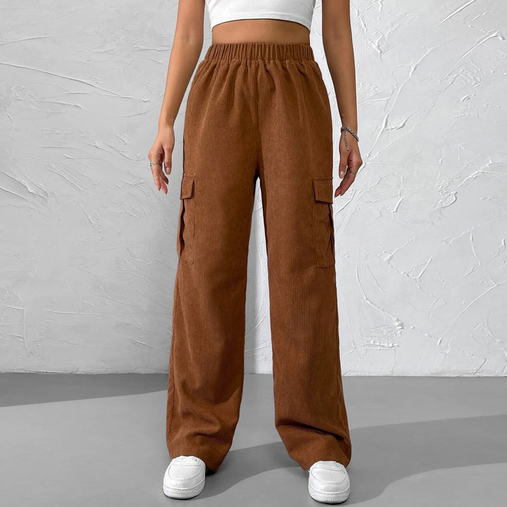 Pantalons cargo pour femmes en matériau velouté avec une taille élastique et des poches latérales pratiques Levoire