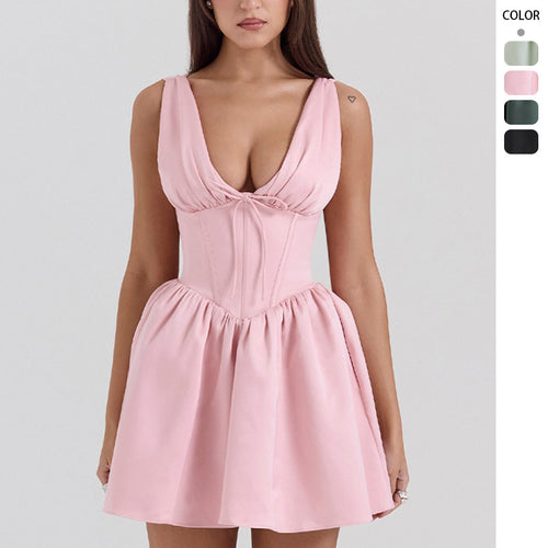 Robe mini amusante pour femmes avec un décolleté froncé chic Levoire