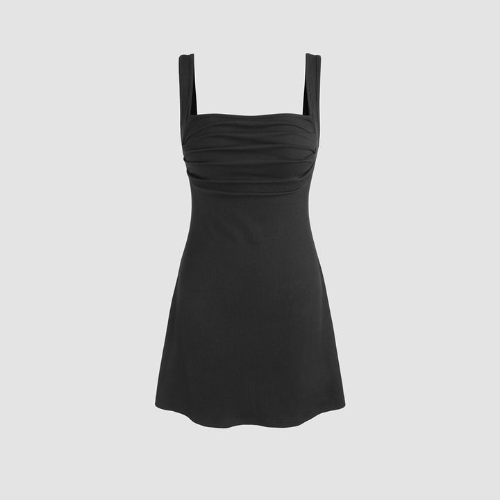Robe mini ajustée pour femmes avec des bretelles fines et un drapé Levoire