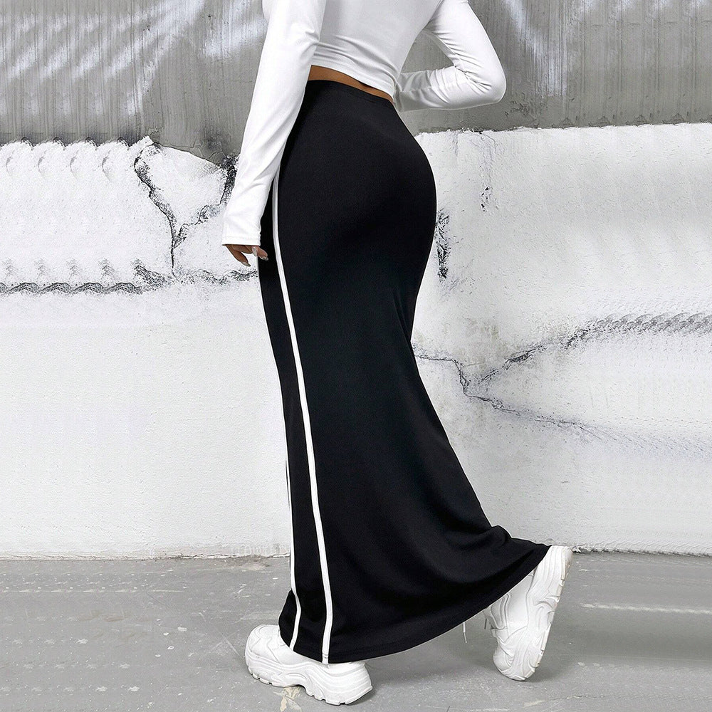Jupe maxi pour femme avec des bandes latérales et une coupe près du corps Levoire