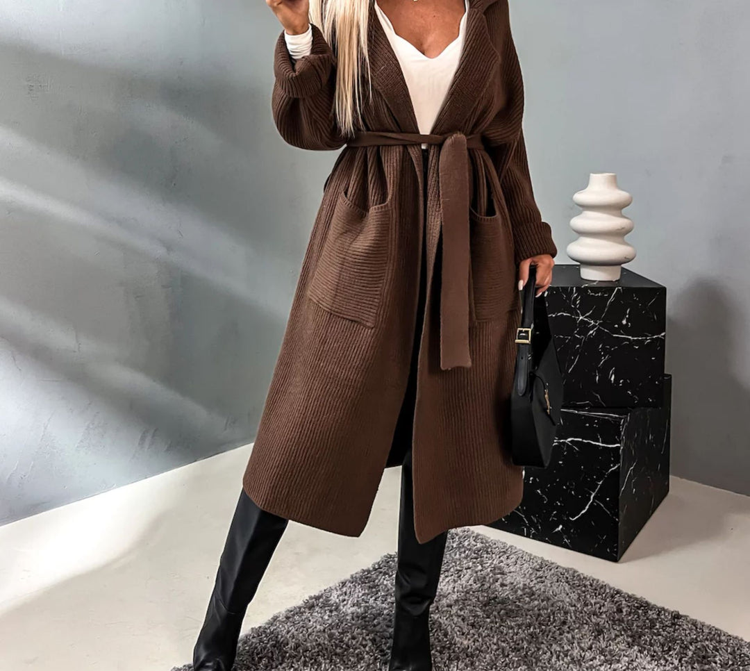 Cardigan long pour femmes avec poches pratiques et ceinture à la mode Levoire