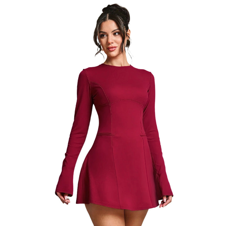 Robe à manches courtes pour femmes avec une coupe élégante et un beau haut Levoire