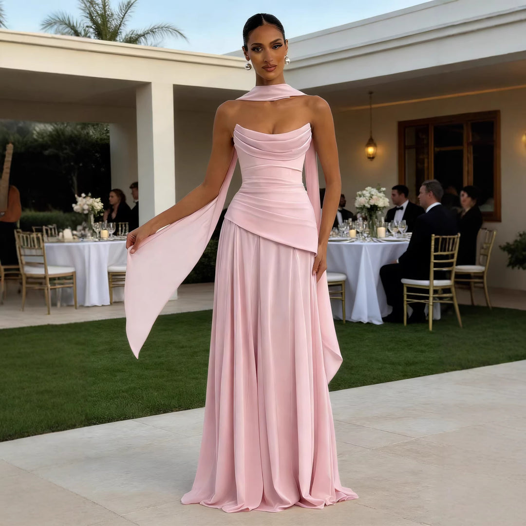 Robe de soirée élégante pour femmes avec un chic décolleté en cascade et une jupe volumineuse Levoire