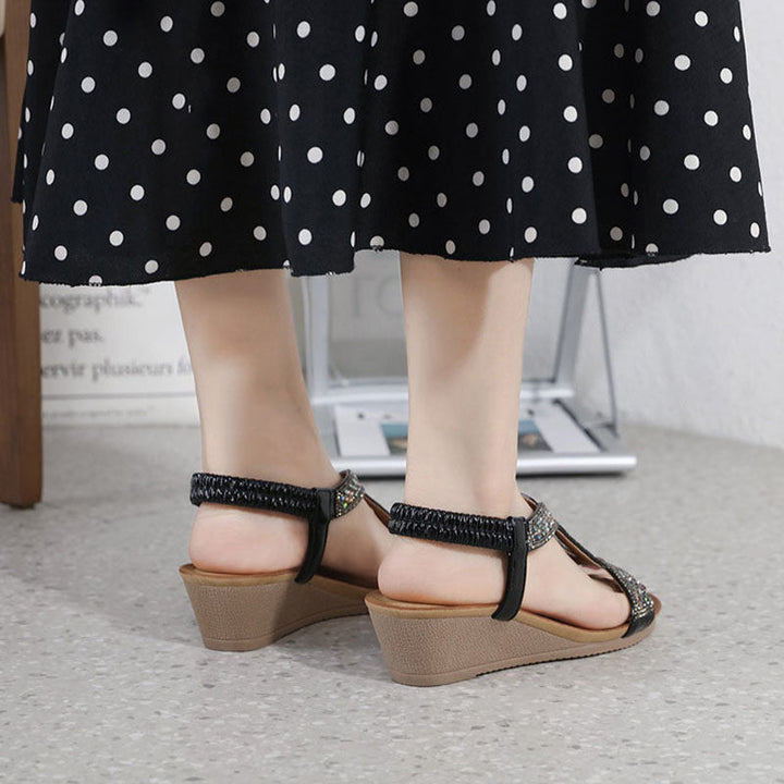 Levoire | Chaussures De Luxe À Talons Hauts Et Détails En Strass Pour Femmes