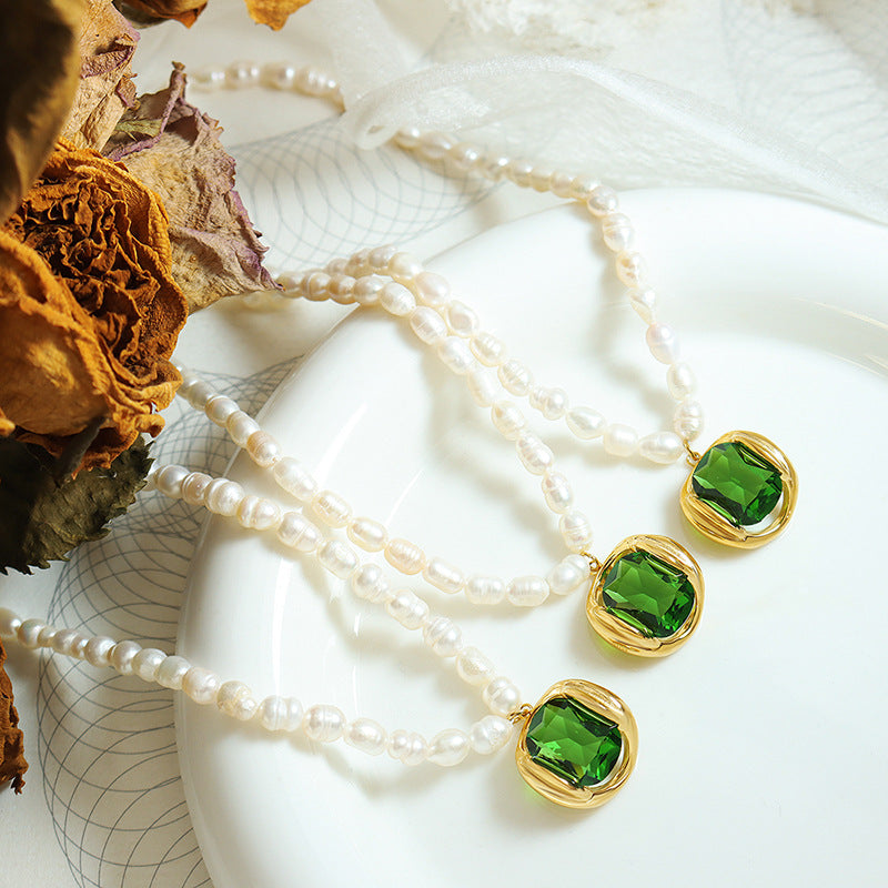 Levoire | Collier Élégant En Perles Avec Pendentif En Zircon Vert