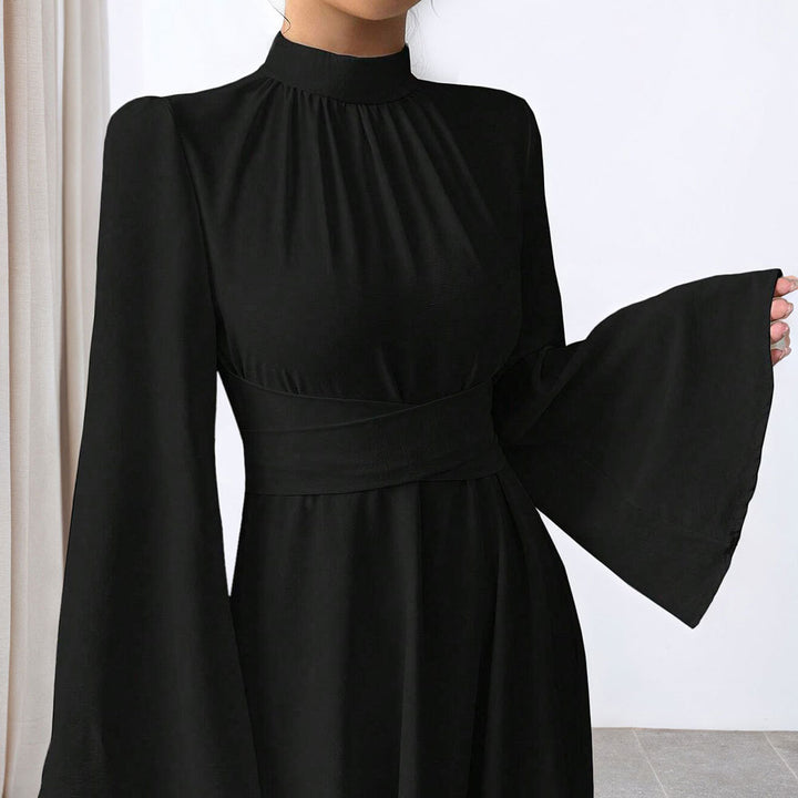 Robe maxi élégante pour femme avec manches fluides et col haut Levoire
