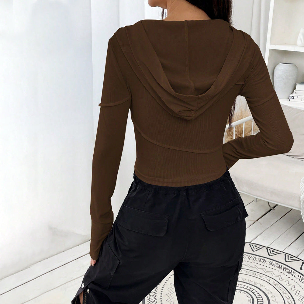 Femme crop top avec design élégant à capuche et manches longues Levoire