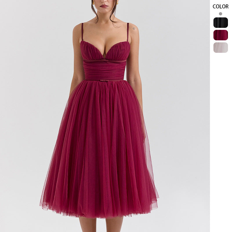 Robe de cocktail en tulle pour femmes avec décolleté en V profond et ceinture à la taille Levoire