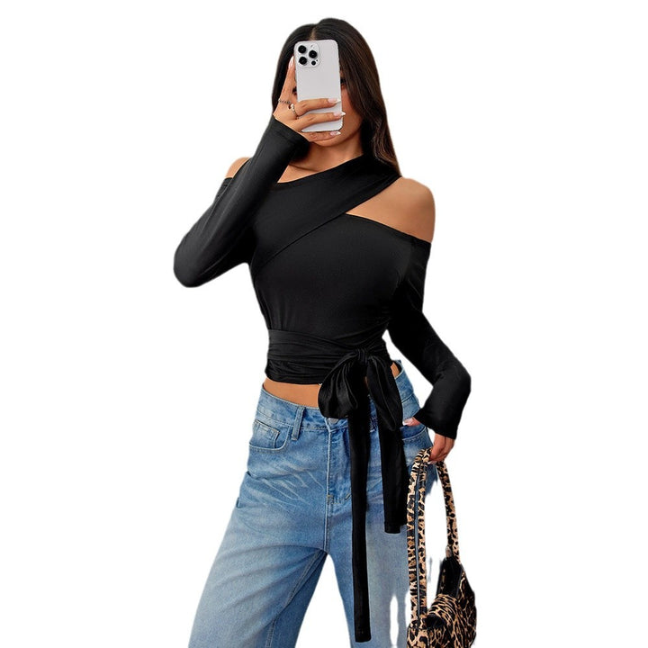 Haut asymétrique croisé pour femmes avec un design à halter à la mode et des fronces élégantes Levoire
