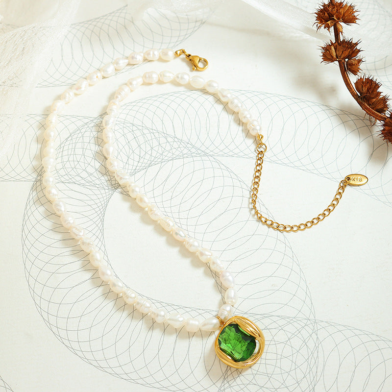 Levoire | Collier Élégant En Perles Avec Pendentif En Zircon Vert