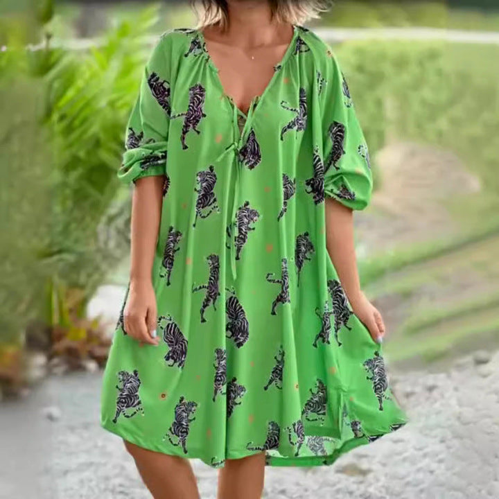 Levoire | Robe plus décolleté en V à manches courtes Robe imprimée