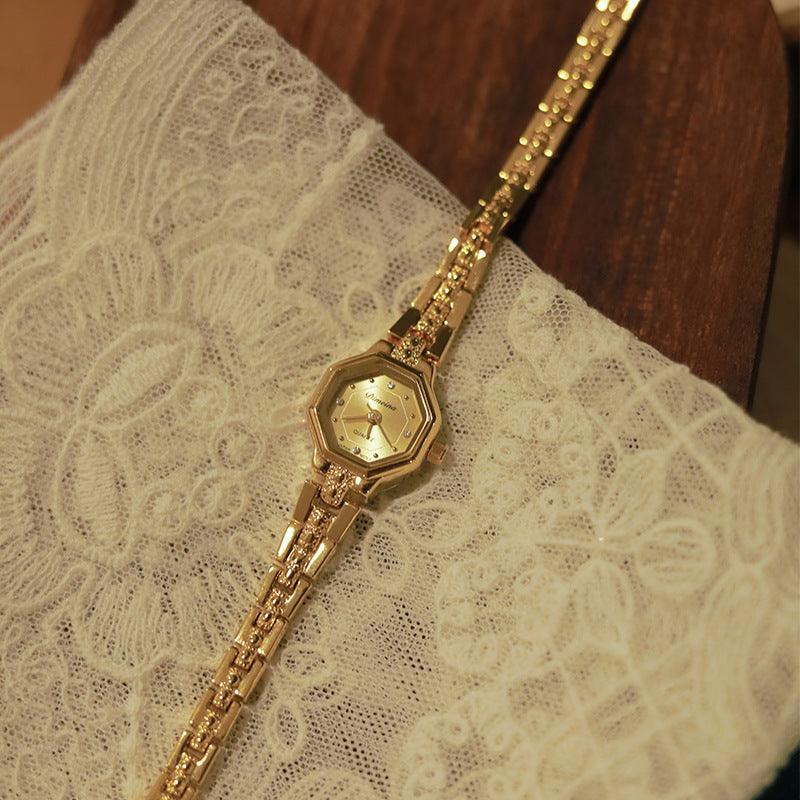 Levoire | Montre Moyenne Ancienne Doré