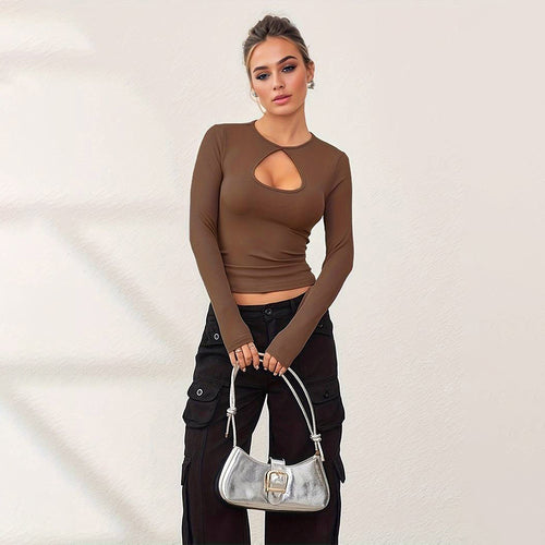 Chemise à manches longues pour femmes avec décolleté en cœur à la mode et coupe ajustée Levoire