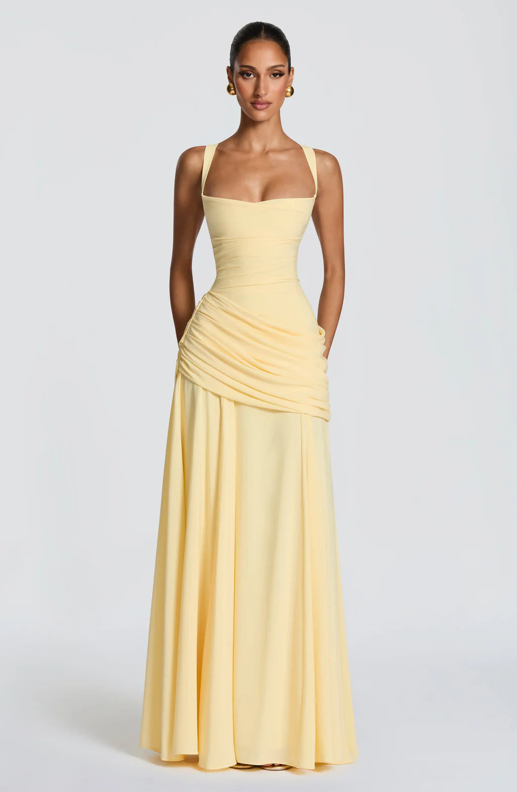 Robe fourreau pour femmes avec drapés raffinés Avriane