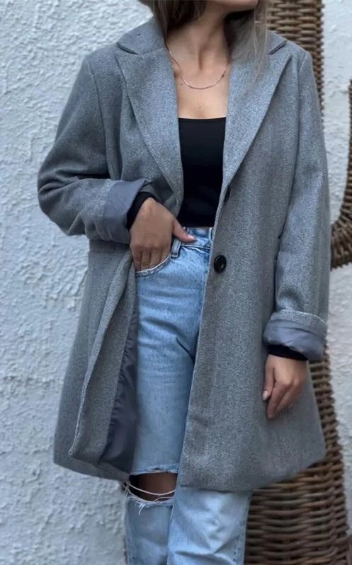 Manteau en laine élégant pour femmes avec un col à revers stylé Levoire