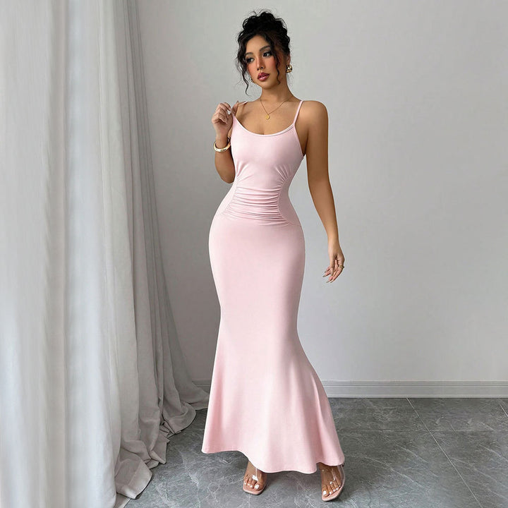 Robe maxi ajustée pour femme avec des bretelles spaghetti et un design drapé sophistiqué Levoire