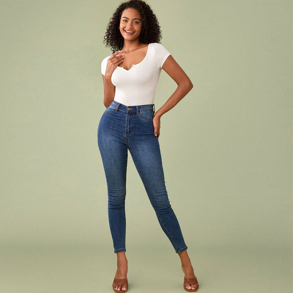T-shirt ajusté pour femmes avec décolleté V profond et manches courtes Levoire