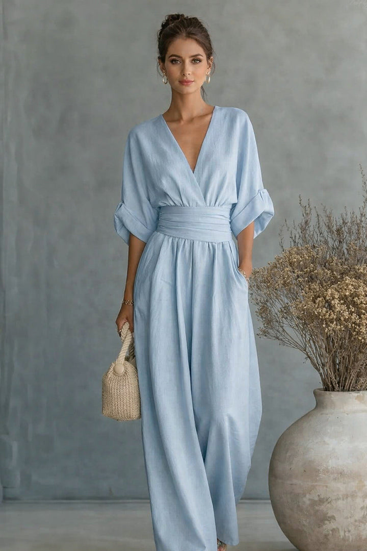 Robe salopette pour femme avec des drapés élégants et un décolleté en V Avriane