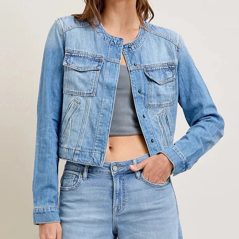 Veste en denim pour femmes avec coupe courte et poches pratiques Levoire