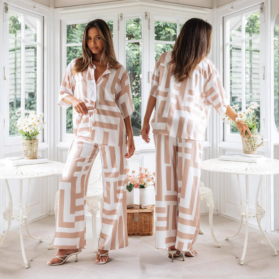 Costume de salon sophistiqué pour femmes avec motif géométrique Levoire