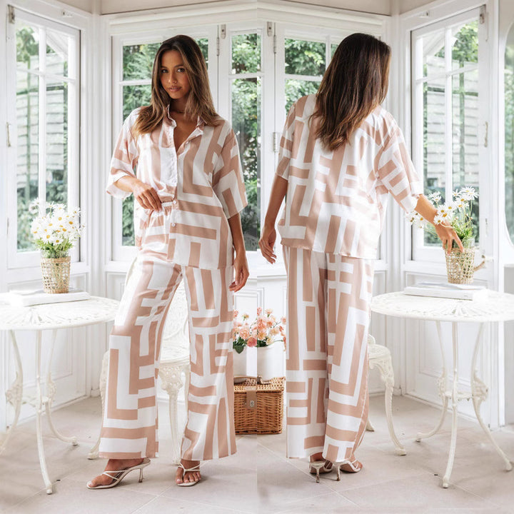 Costume de salon sophistiqué pour femmes avec motif géométrique Levoire