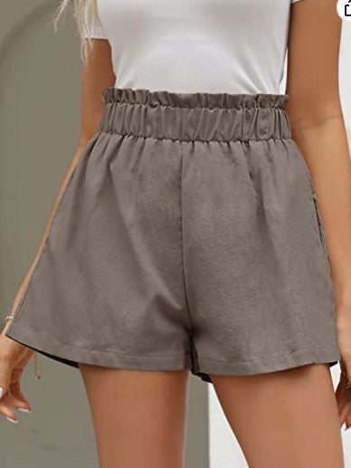 Shorts pour femmes avec taille élastique et poches latérales Levoire