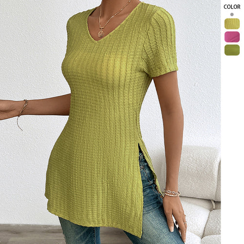 Top en tricot fin pour femmes avec un élégant col en V et une coupe flatteuse pour la silhouette Levoire