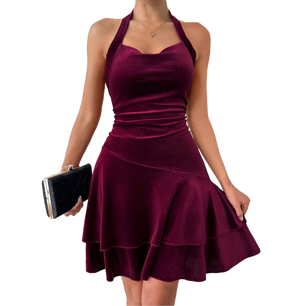 Robe de soirée ajustée pour femmes avec jupe volée et design à col halter Levoire