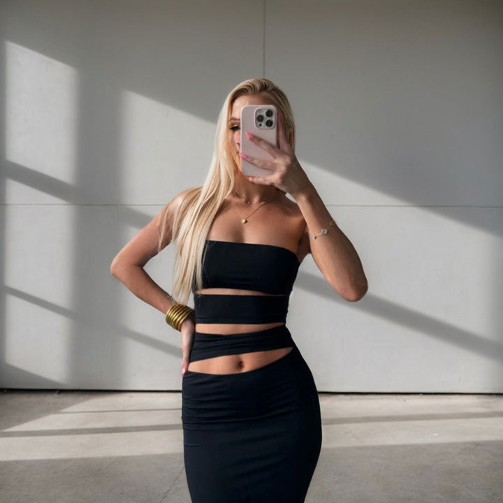 Robe Bodycon pour femmes avec encolure bandeau et détails découpés pratiques Levoire
