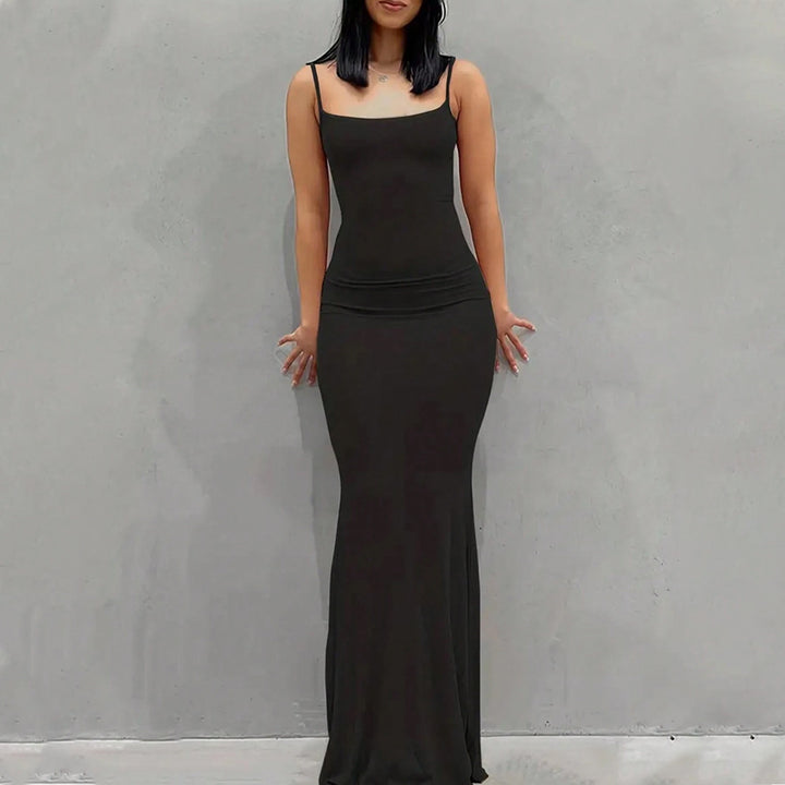 Robe maxi élégante pour femme avec des bretelles spaghetti étroites et une coupe fluide Levoire