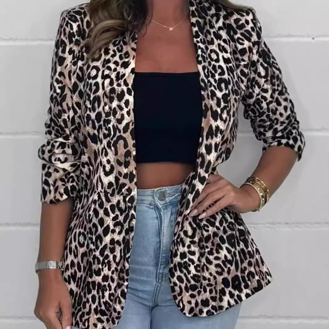 Blazer élégant en imprimé léopard pour femme avec coupe ajustée et détails tendance Levoire