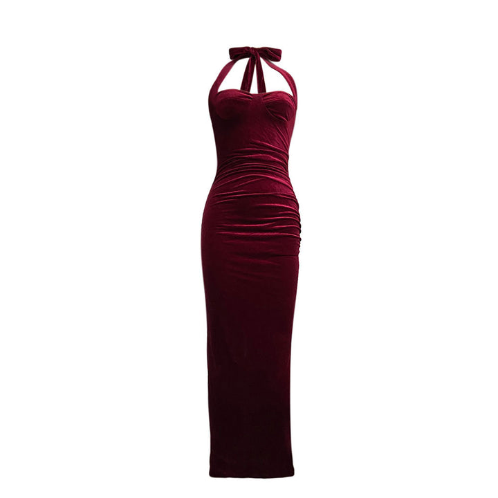 Robe de soirée ajustée pour femmes avec un élégant décolleté en cœur et un design froncé Levoire